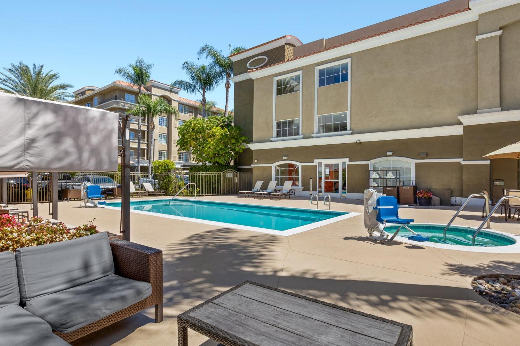 Anaheim Portofino Inn & Suites Exterior foto