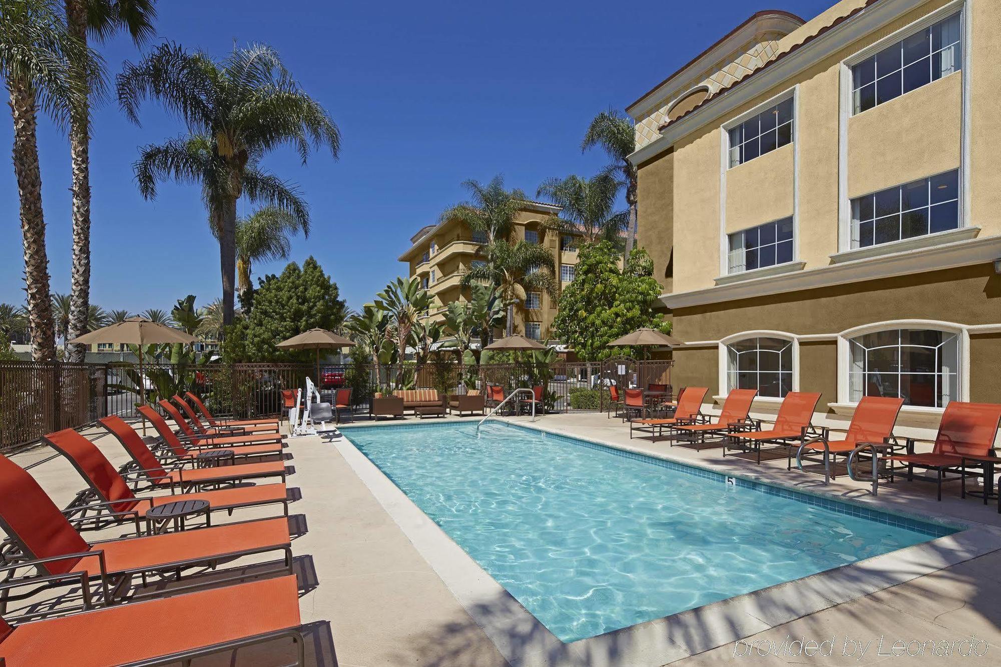 Anaheim Portofino Inn & Suites Exterior foto